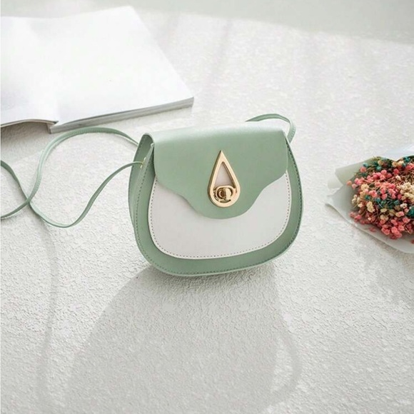 ⚠️Clearance Green Color Block Saddle Crossbody Bag - Picture 3 of 5